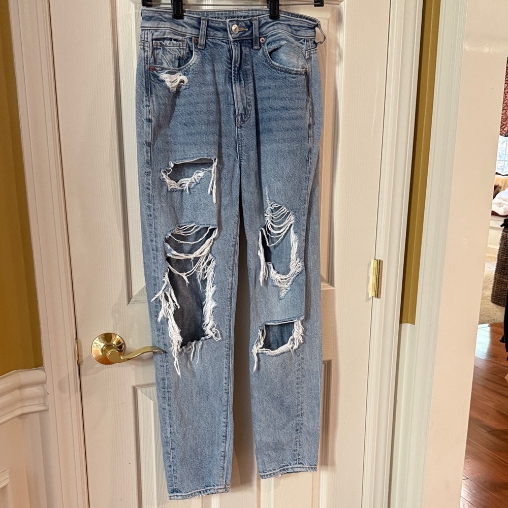 American Eagle Outfitters Light Blue Distressed Boyfriend Jeans